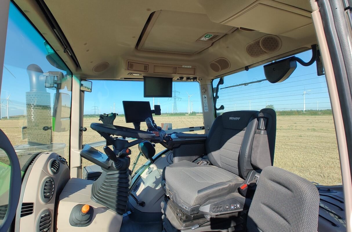 Cabina mutuata dai Fendt 1000 Vario per la quinta generazione degli 800 Vario